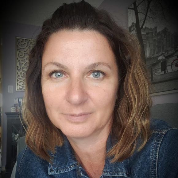 Meet your Posher, Andrea - Picture 1 of 1